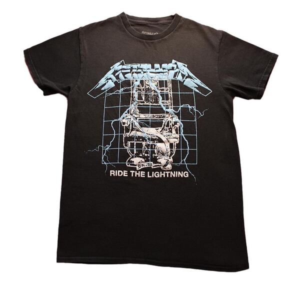 Grunge Black Puff Print Metallica Graphic Tee - Picture 5 of 5